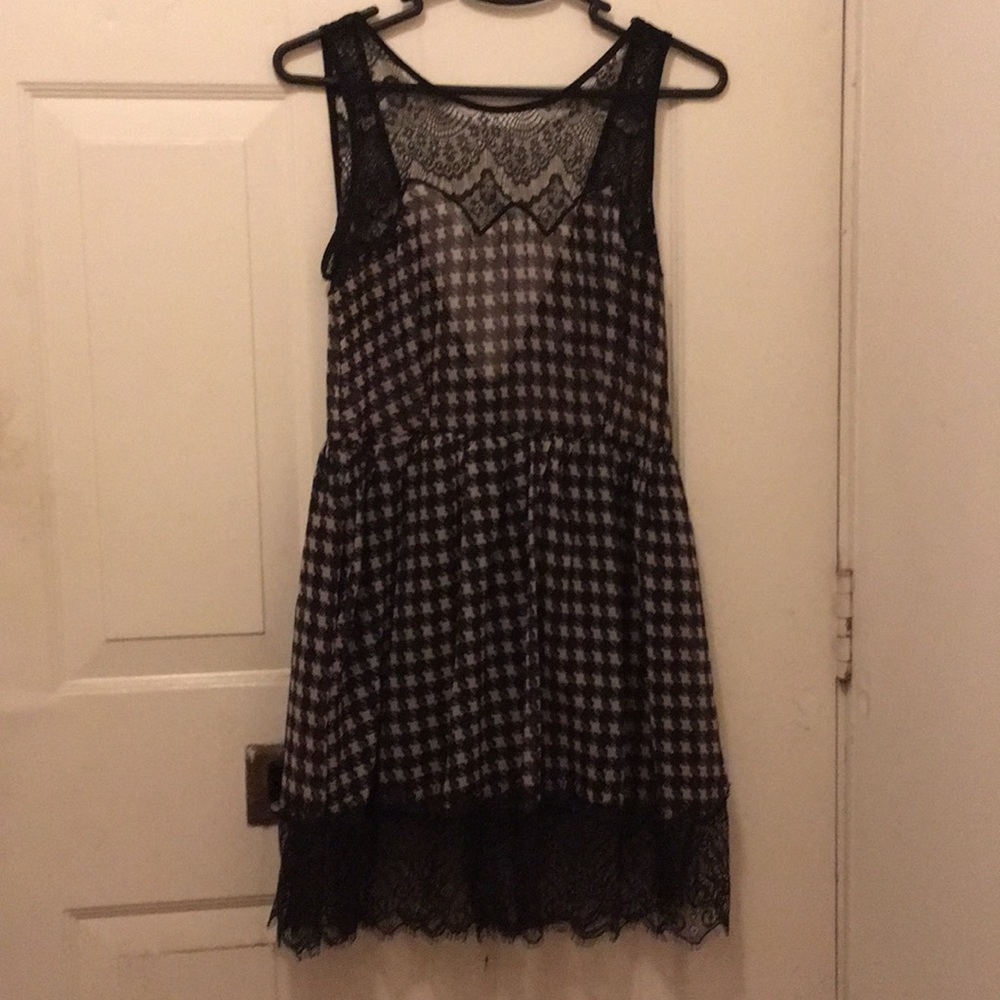 Dress black and white with lace